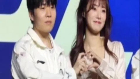 曼联欧联杯突破之际，下月迎接紧凑赛程考验